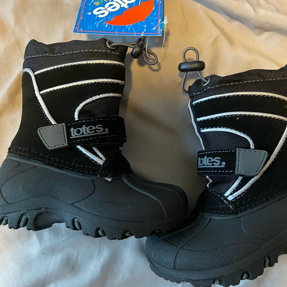 NWT totes boys snow boots #MakeAnOffer